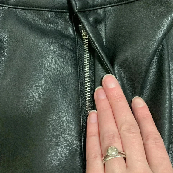 Beginning Boutique faux leather pants - Picture 8 of 14